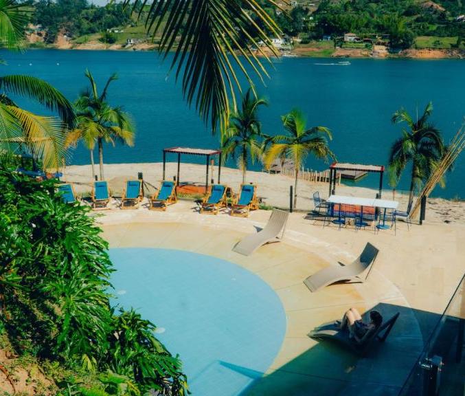 hostel colombia Viajero Guatapé Hostel & Lake Club