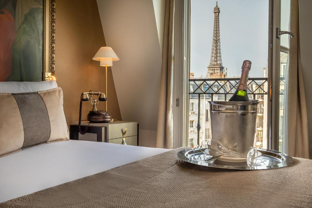 hotel parijs uitzicht eiffeltoren le walt