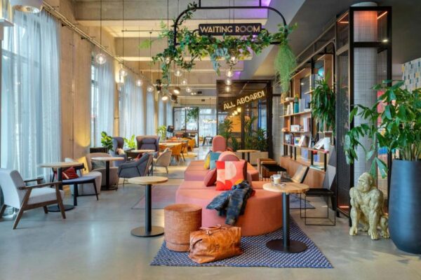 hotels berlijn moxy berlin