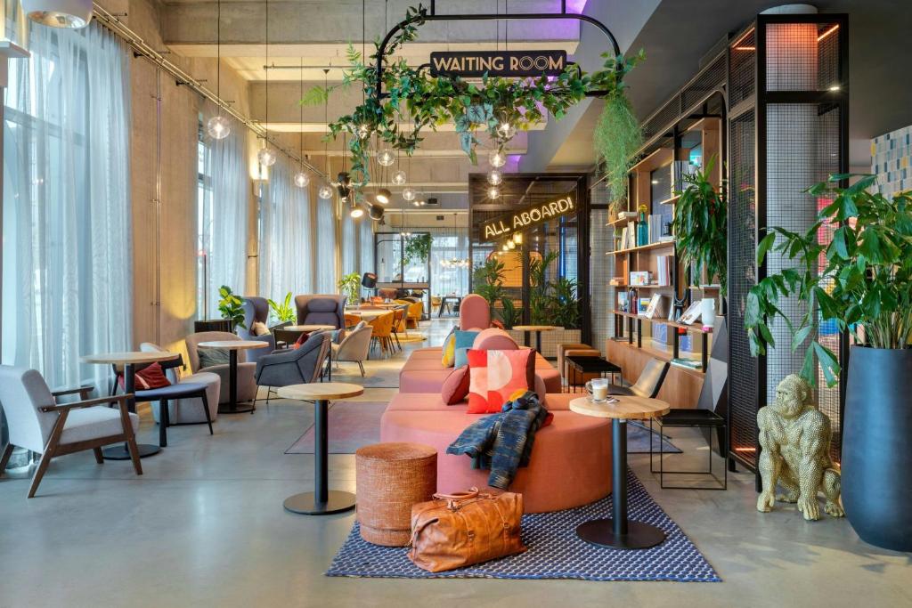hotels berlijn moxy berlin