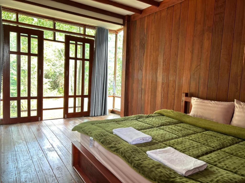 hotels laos