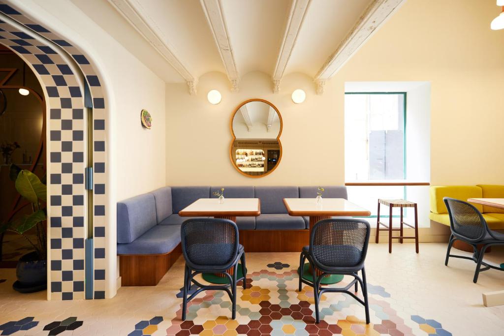 hotels valencia casa clarita