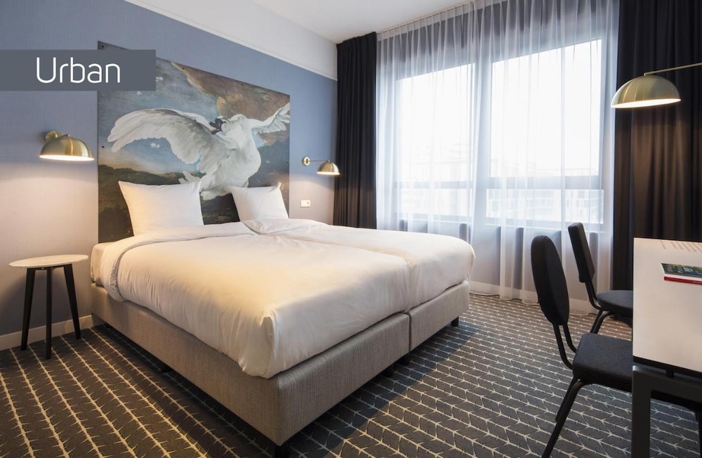 hotels schiphol, corendon