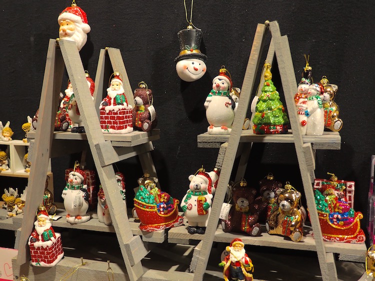 kerst-heerlen-Op-de-kerstmarkt-in-Valkeburg