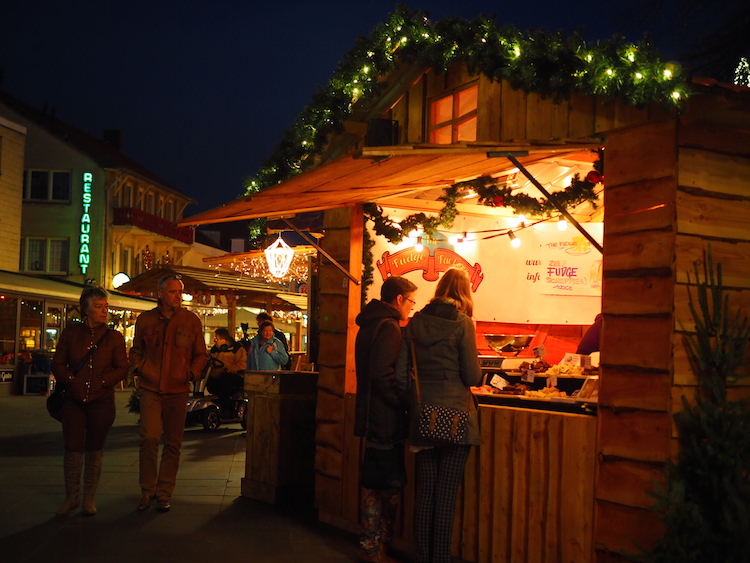 Kerstmarkt Valkenburg kraampjes santas village