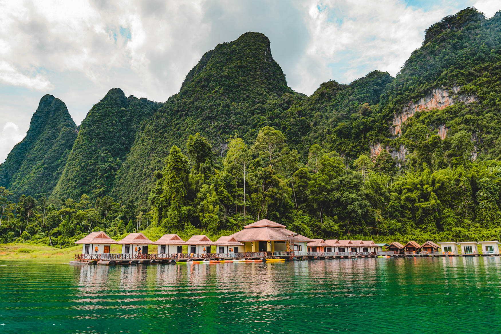 khao sok floating bungalows