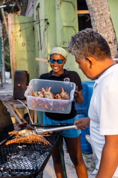 kreeft BBQ op Tobacco Caye