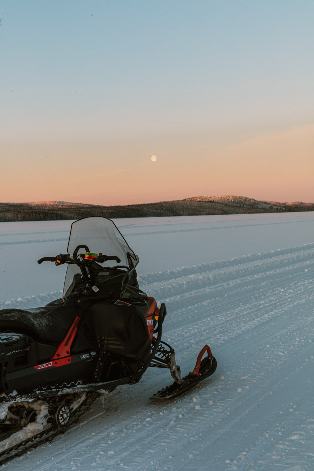 lapland sneeuwscooter tocht