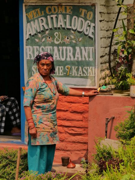 lokale vrouw langs Annapurna Base Camp Trek