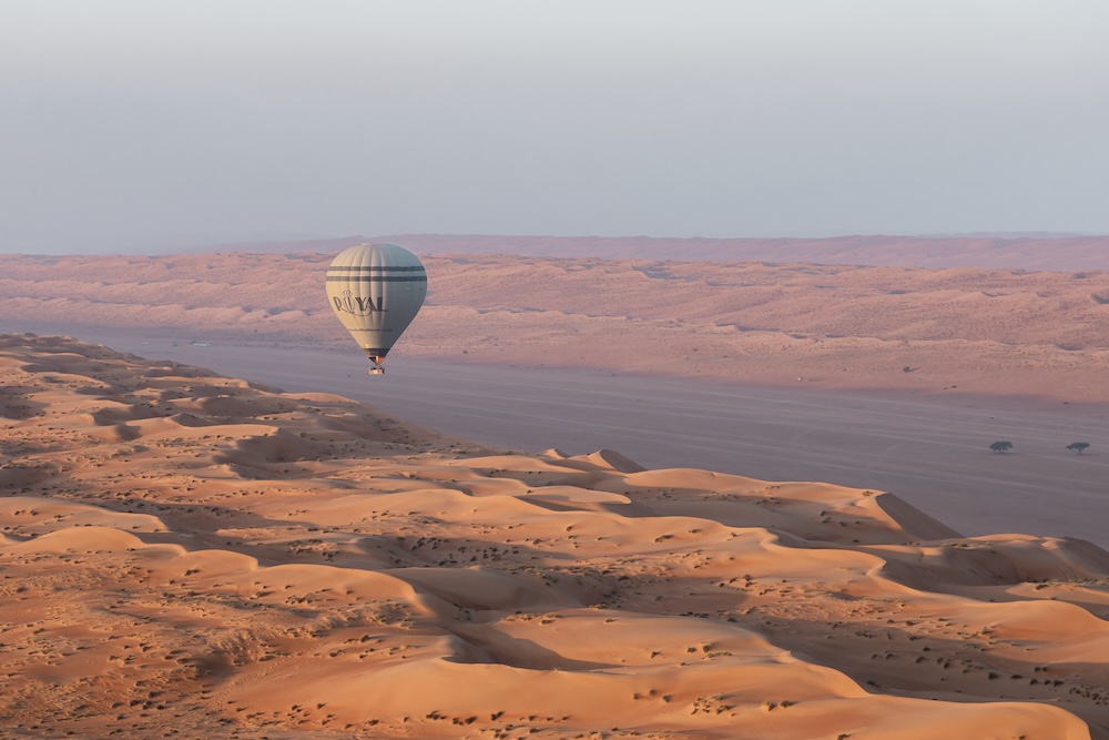 luchtballon boven Wahiba Sand woestijn
