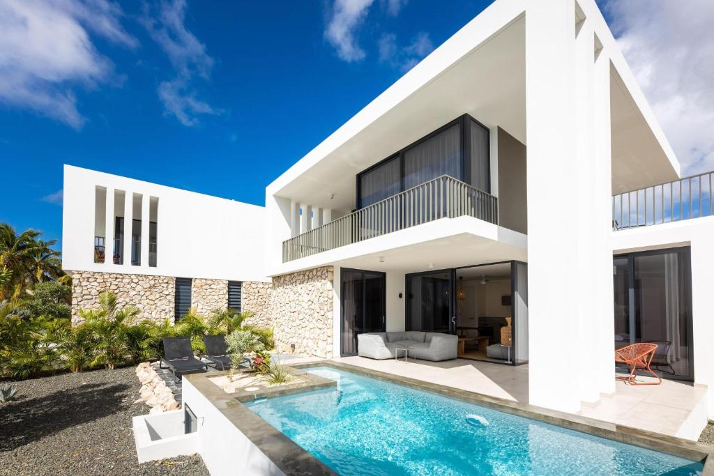 luxe resort curacao coral estate