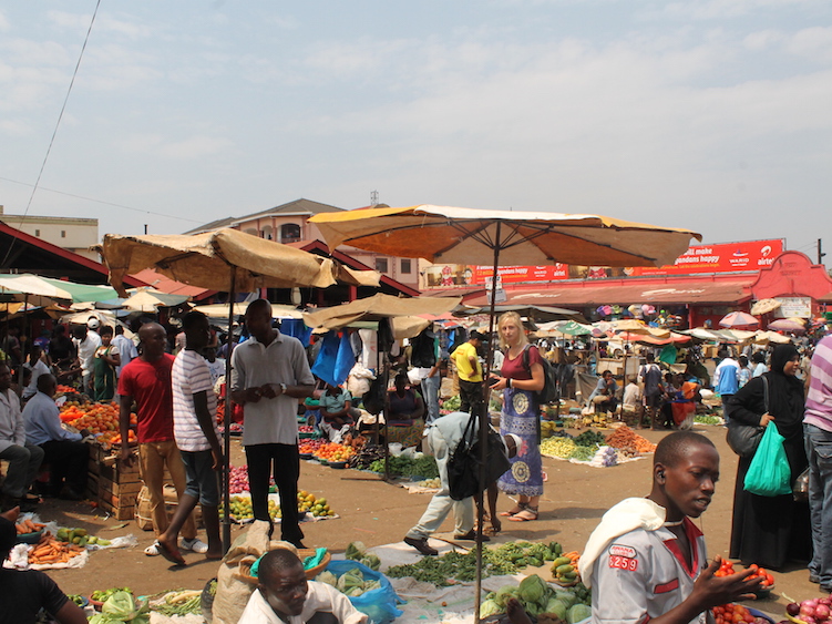markt oeganda backpacken