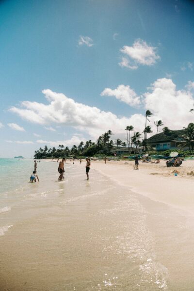 mensen in branding Lanikai Beach