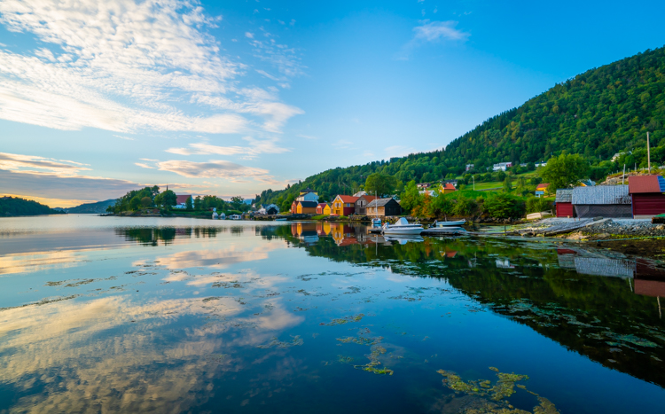 noorwegen-dorpje-hosanger-haven-water-1