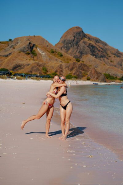 pink beach komodo eilanden