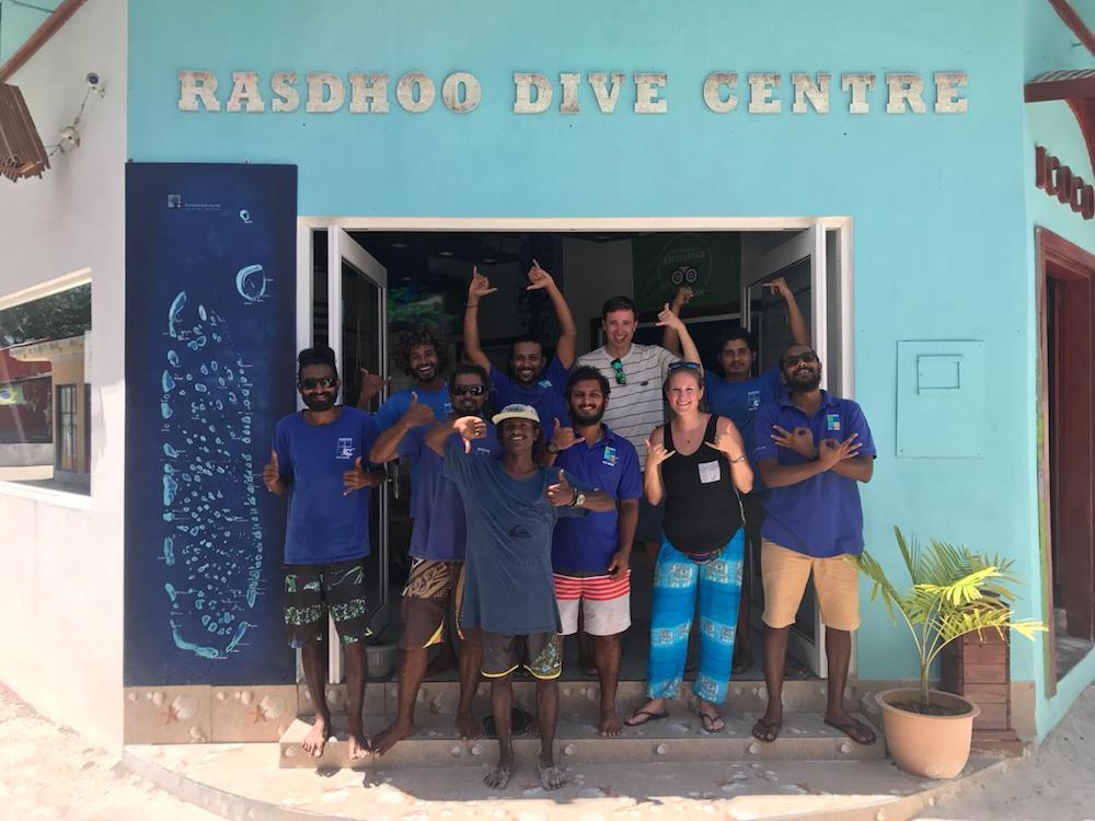 rashdoo dive center malediven Met het duikteam van RDC