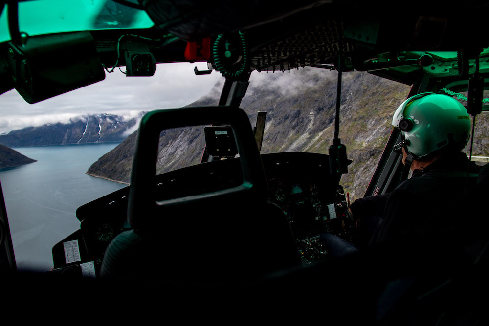 reis naar groenland met helicopter