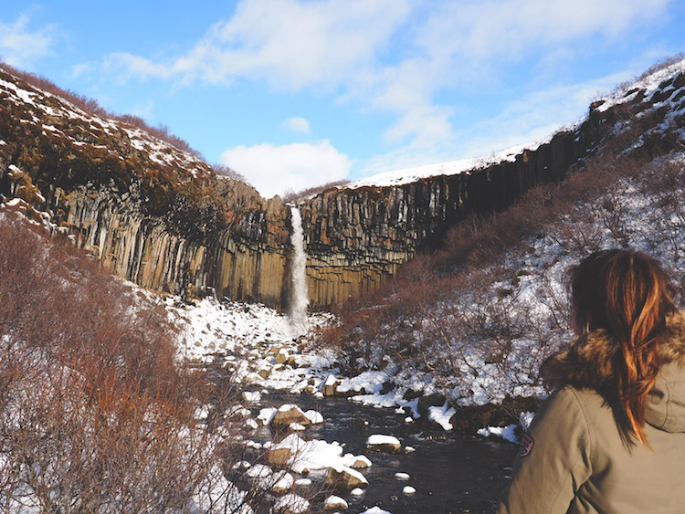 skaftafell falls svartifoss ijsland