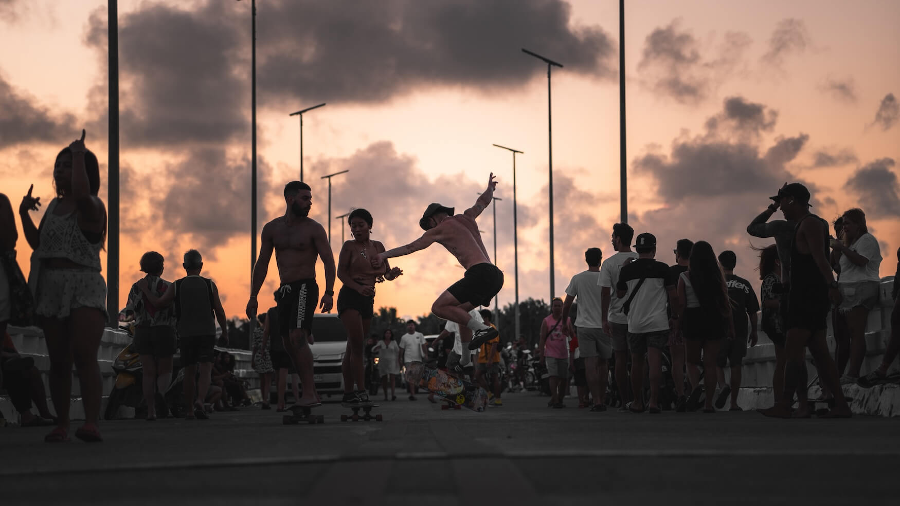 skaters op Catangnan Bridge, reisroute Filipijnen