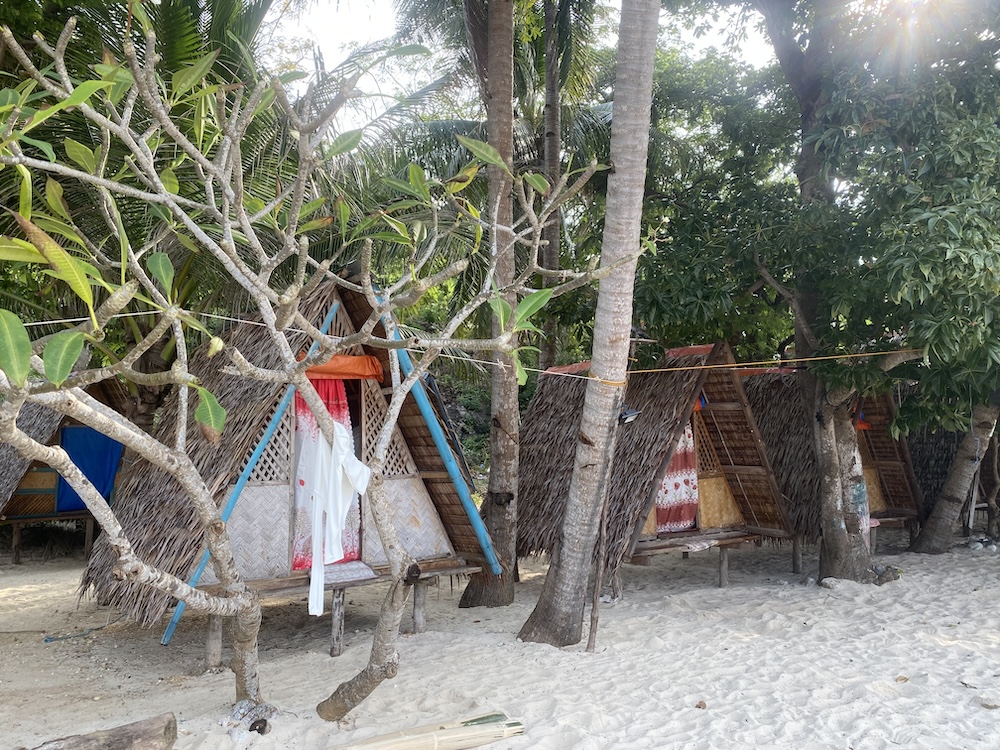 slaaphutjes tijdes Buhay Isla Eco Tours