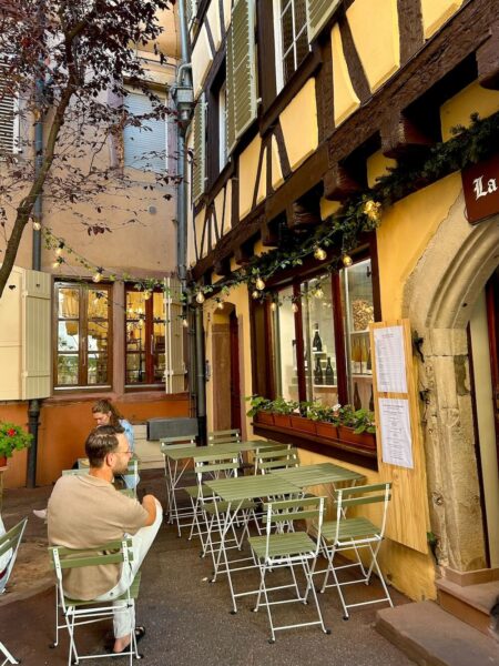 terras bij La Cave de Lina Colmar