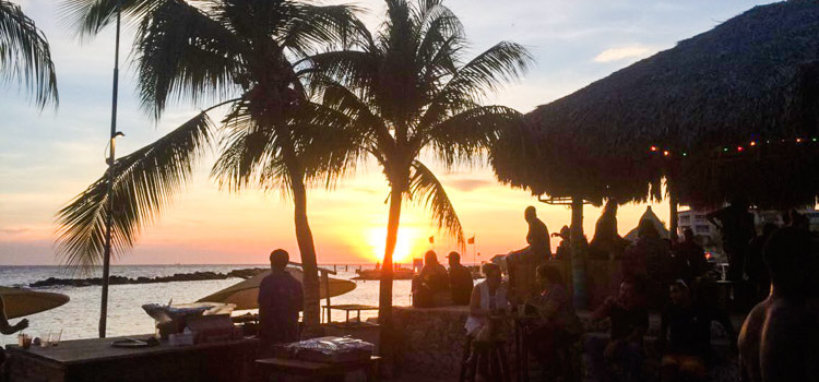 uitgaan curacao food events