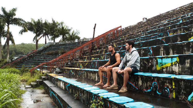 verlaten waterpark Hue tribune