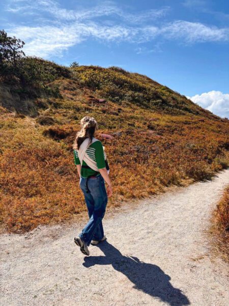 wandelen door duinen met baby