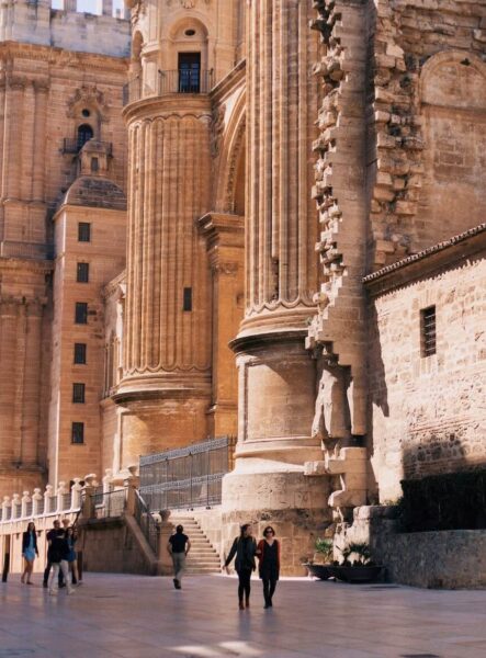 wandelen over plein Malaga