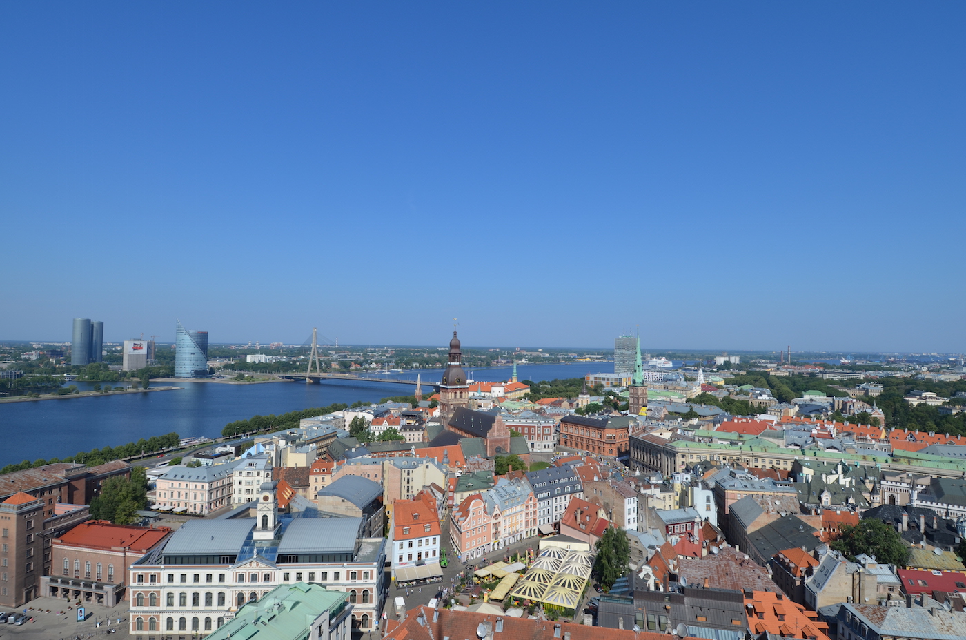 wat te doen in riga Uitzicht St.Peters Church riga stedentrip