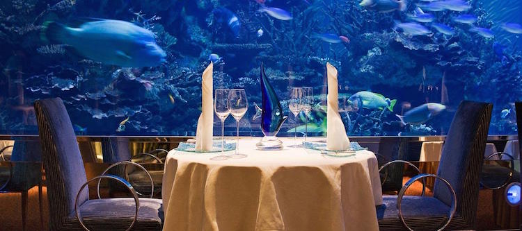 zeven sterren hotel onderwaterrestaurant