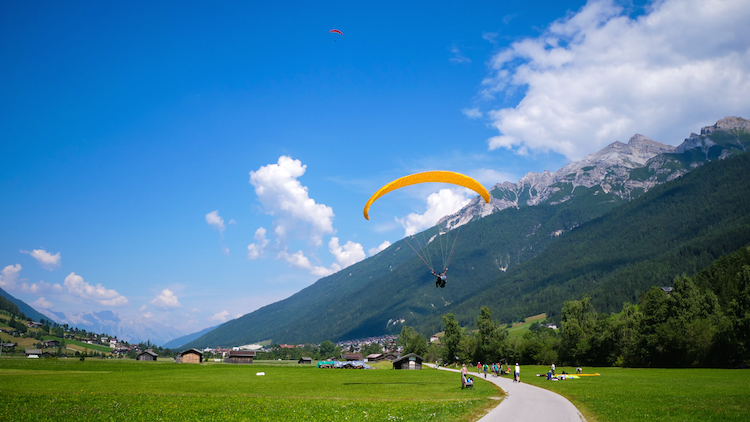 zomer stubai paragliden activiteiten