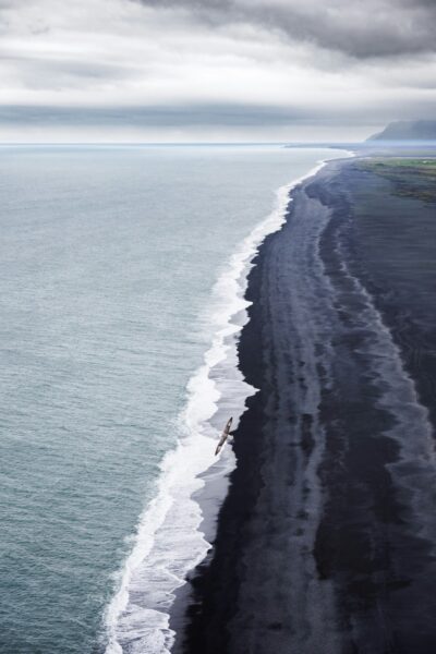 zwarte strand bij vik Reynisfjara ijsland